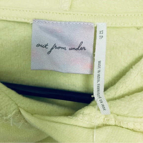 XS Urban Outfitters Cropped Hoodie NWT - Picture 2 of 5